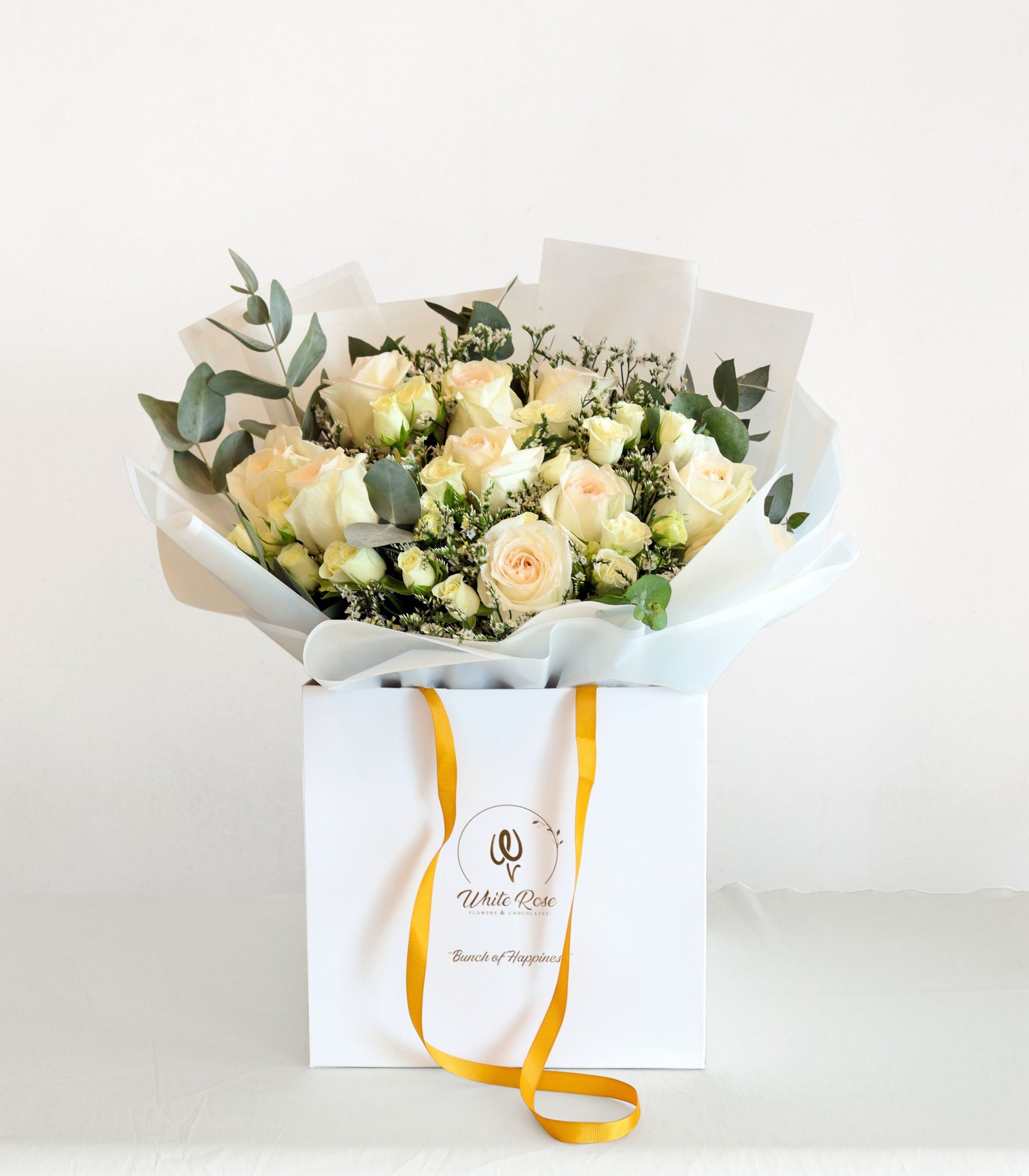 Classic Ohara Bouquet - Elegant Roses in Chic Bag