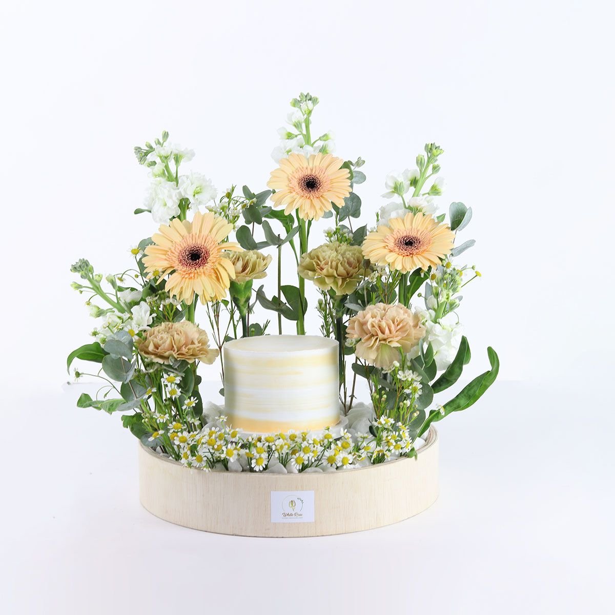Cake Meadow - Gerbera Flower Tray with 300g Cake