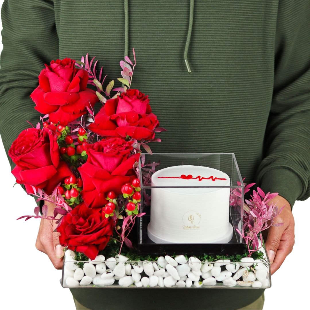Sweet Surprise - Red Roses and Cake Gift Box