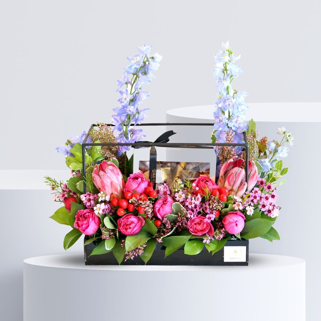 Infinite Chocolate Stand - Flowers and Chocolates on Acrylic Stand
