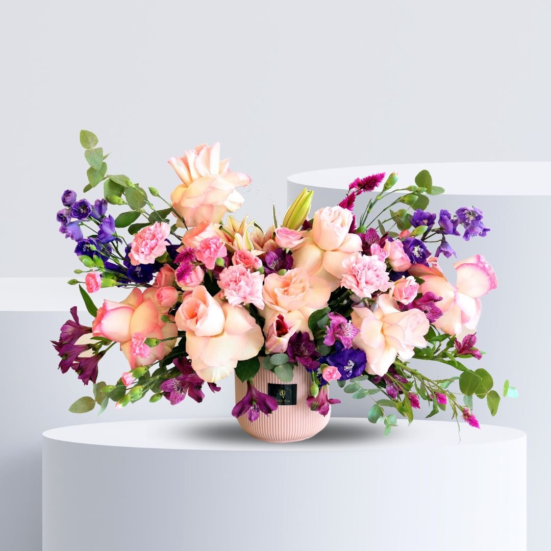 Sophisticated Flower Vase - Elegant Floral Arrangement in Pink Ceramic Vase